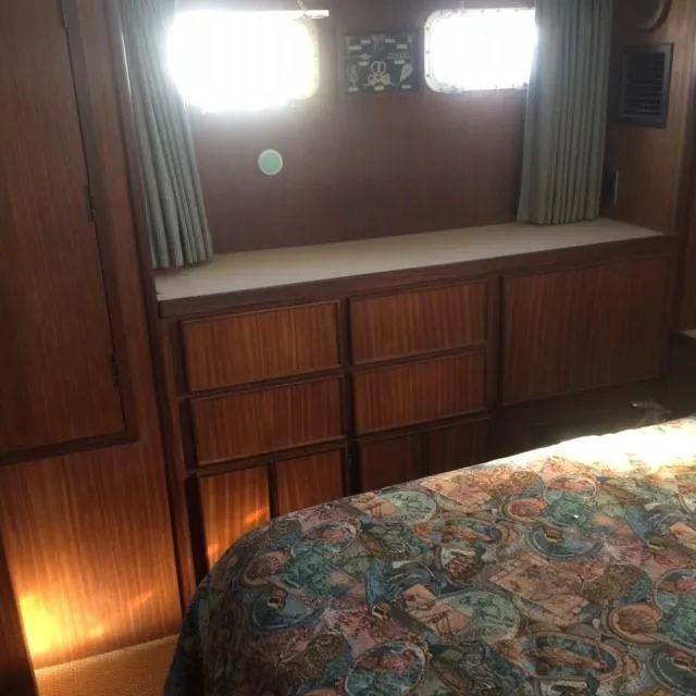 1985 Hatteras 43 Double Cabin