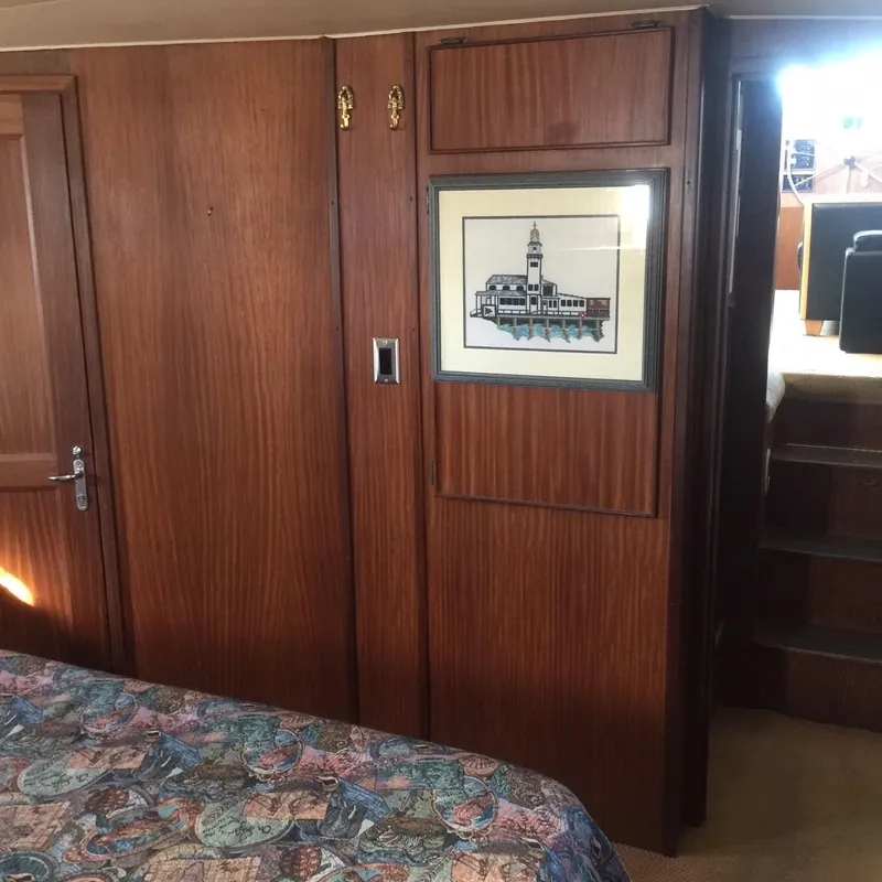 1985 Hatteras 43 Double Cabin