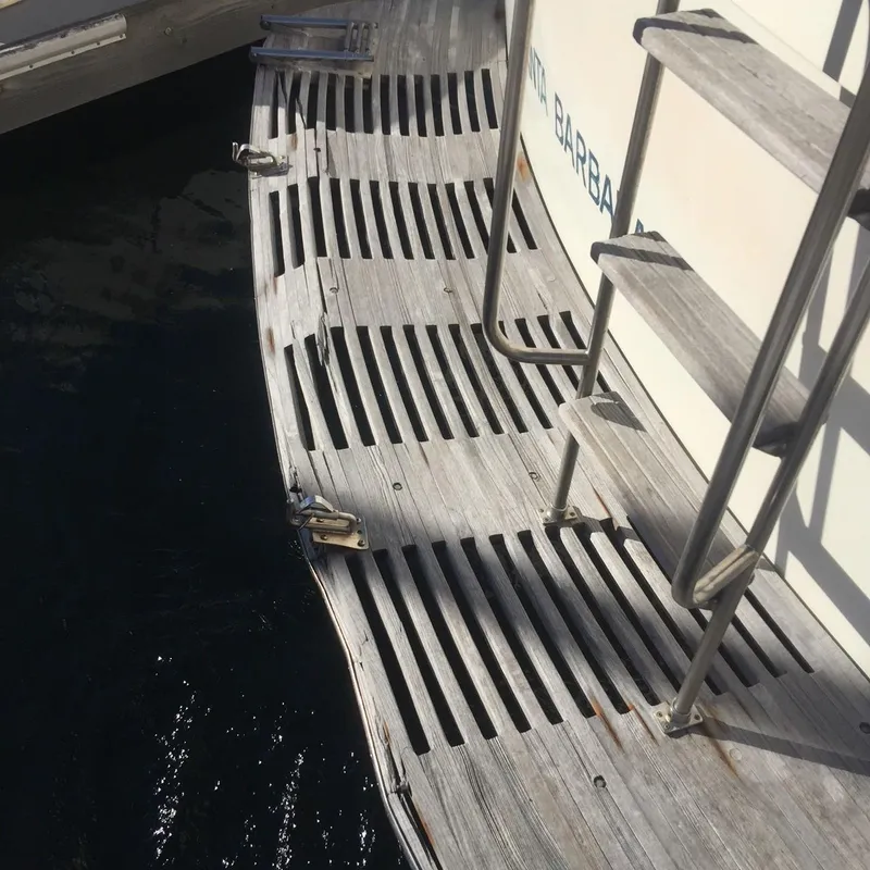 1985 Hatteras 43 Double Cabin