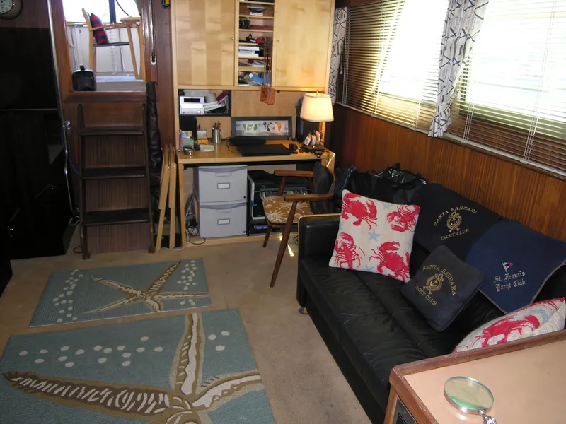 1985 Hatteras 43 Double Cabin