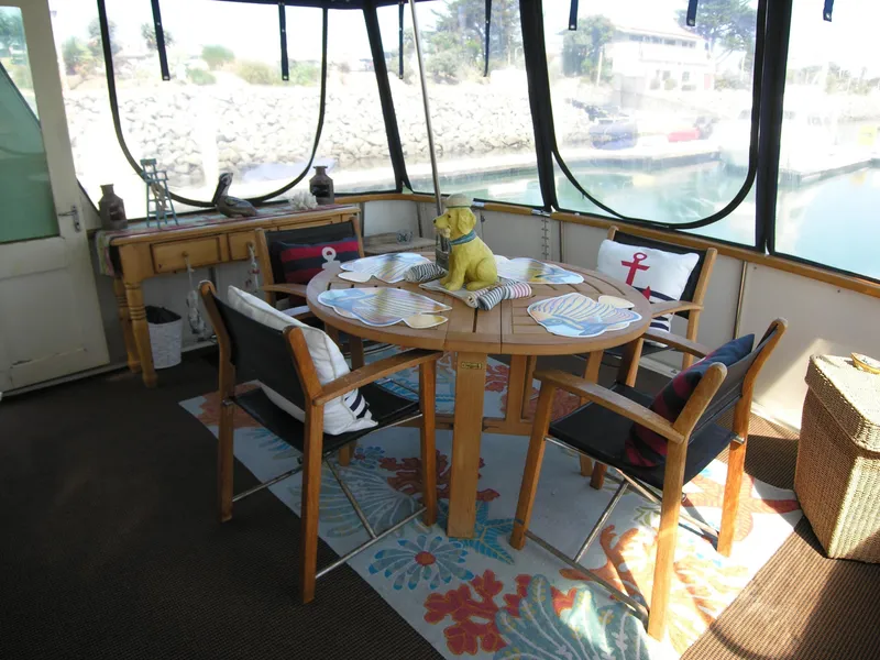 1985 Hatteras 43 Double Cabin