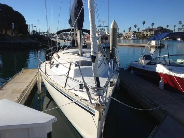 1990 Hunter 28