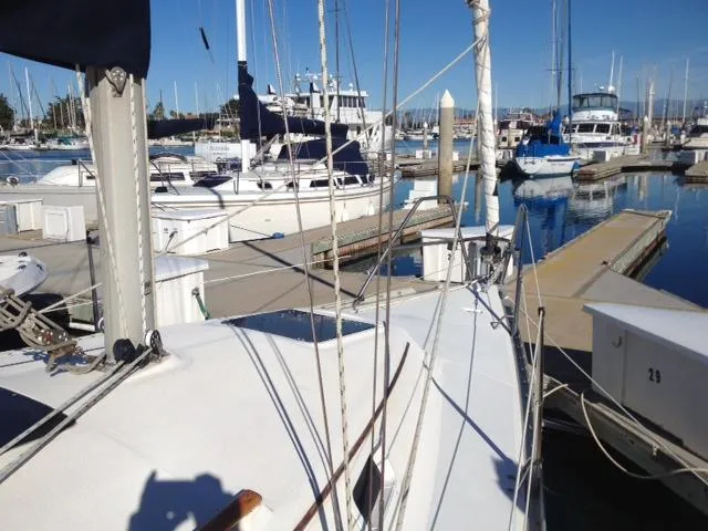 1990 Hunter 28