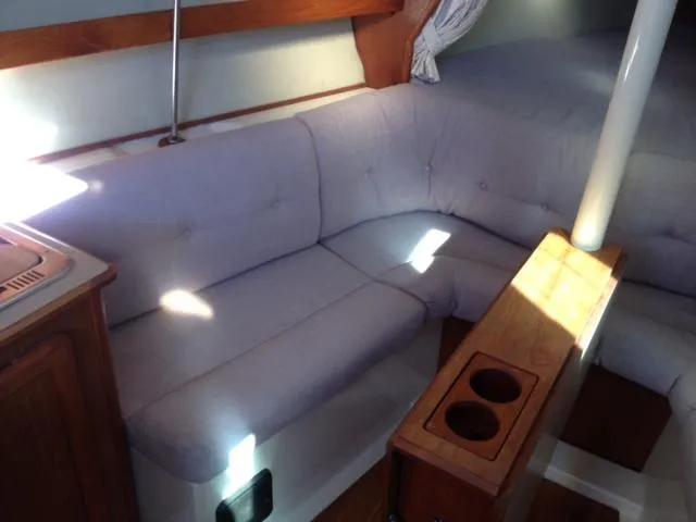 1990 Hunter 28