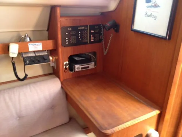 1990 Hunter 28