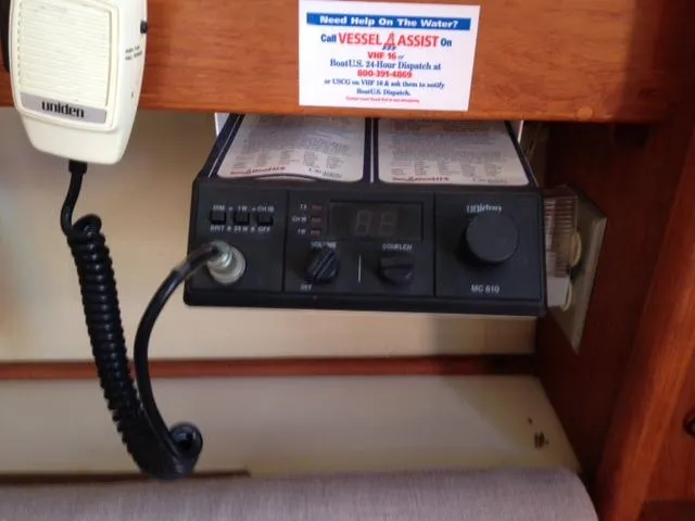 1990 Hunter 28