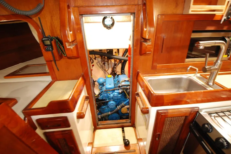 1978 Crealock Kendall 32 Cutter
