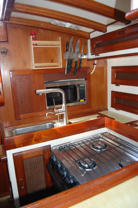 1978 Crealock Kendall 32 Cutter