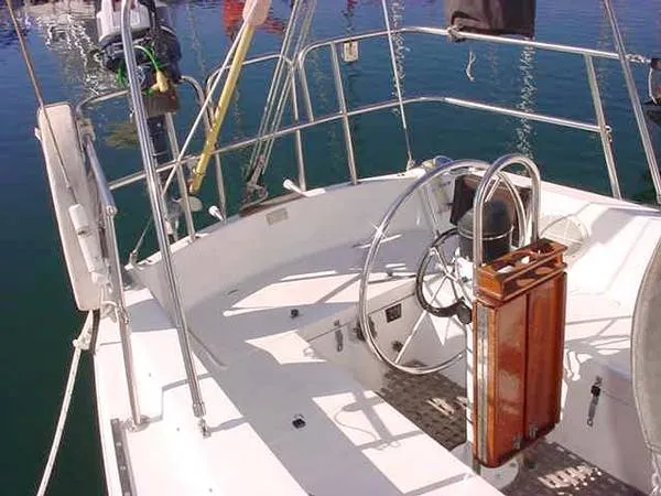 Entering Cofckpit from Starboard