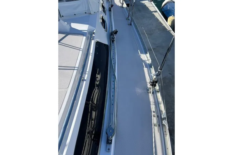 2016 Catalina 385 sailboat deck with sleek design and modern fittings.