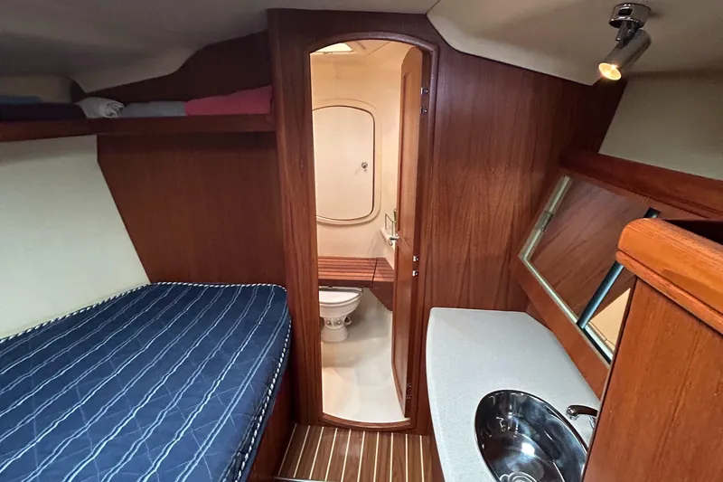 Fwd Cabin