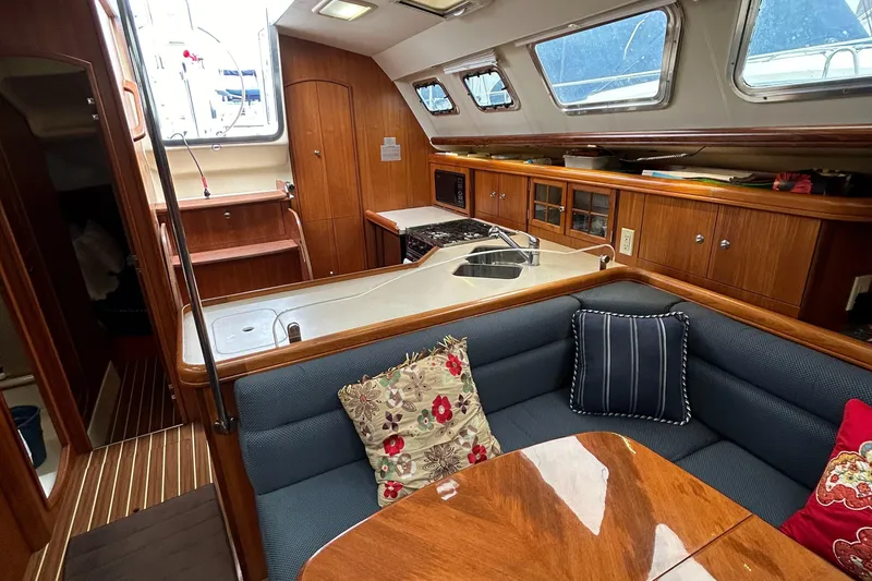Salon Looking Aft