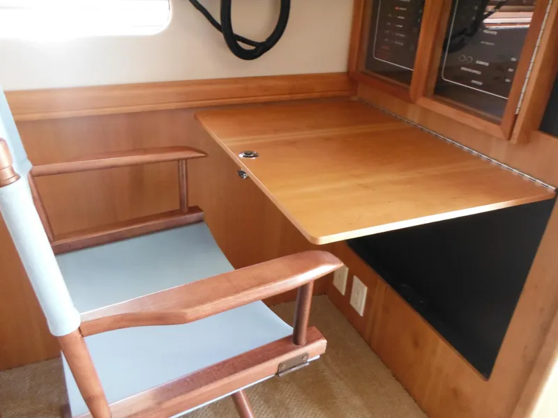 2006 Mainship 34 Trawler