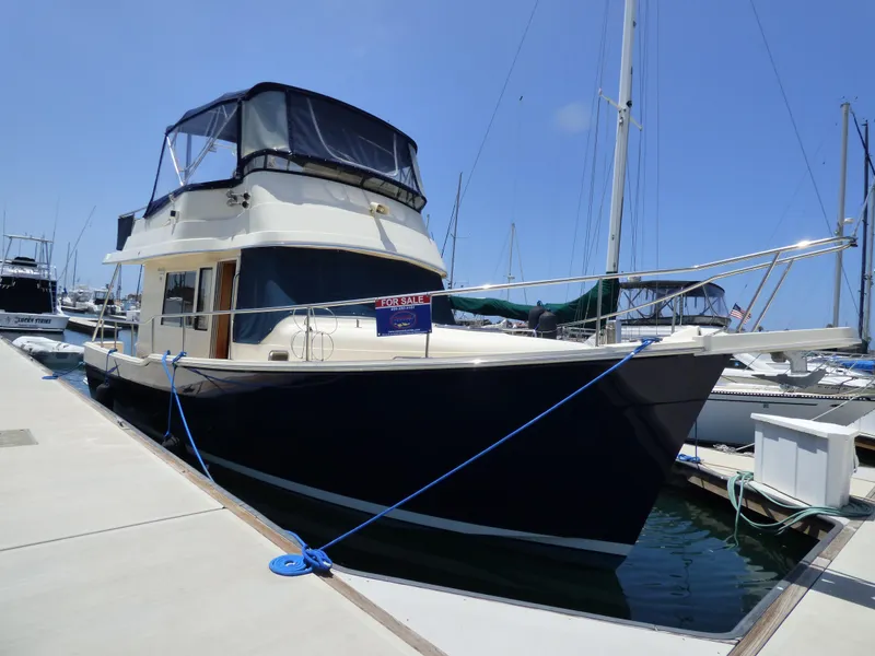 2006 Mainship 34 Trawler