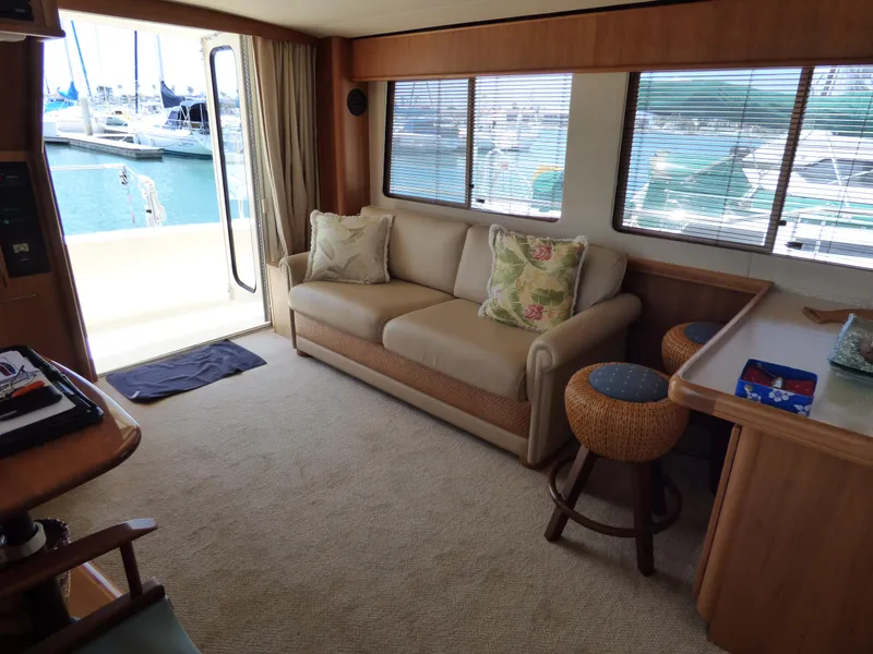 Salon aft view