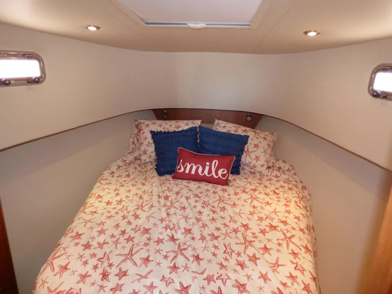 2006 Mainship 34 Trawler