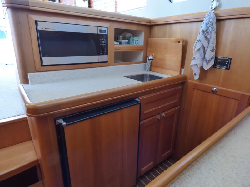 2006 Mainship 34 Trawler