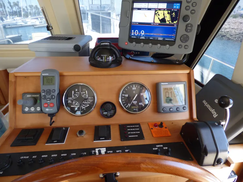 2006 Mainship 34 Trawler