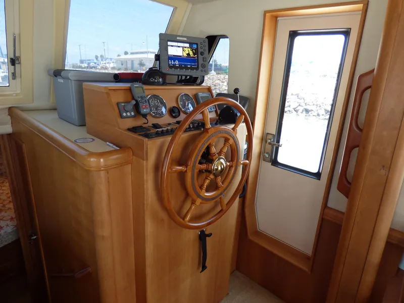 2006 Mainship 34 Trawler