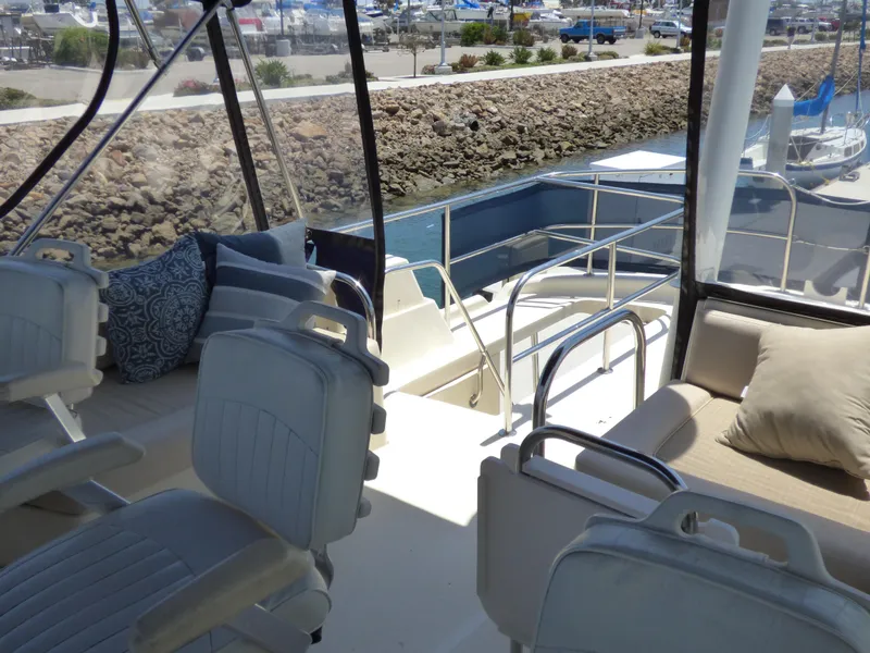 2006 Mainship 34 Trawler