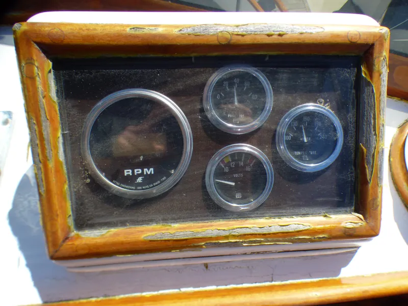 1973 Grand Banks 32 Sedan