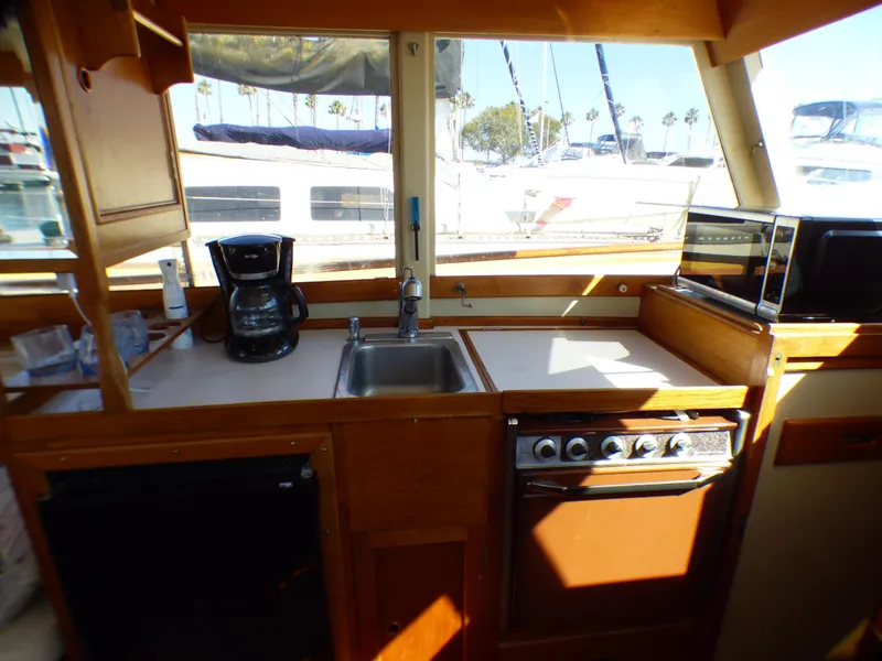 1973 Grand Banks 32 Sedan