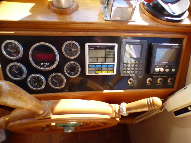 1973 Grand Banks 32 Sedan