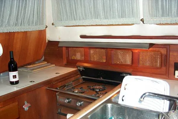 1981 Islander Freeport