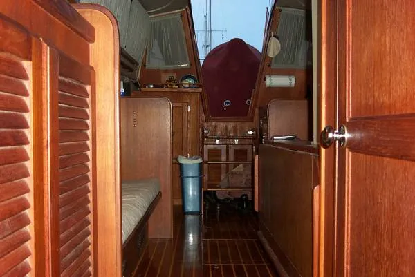 1981 Islander Freeport
