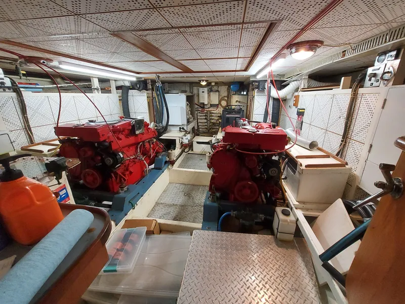 1988 DeFever 44 Motor Yacht