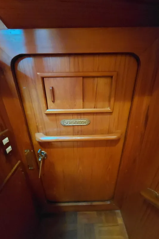 1988 DeFever 44 Motor Yacht