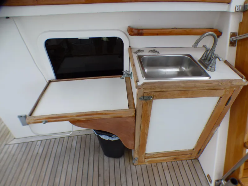 1988 DeFever 44 Motor Yacht