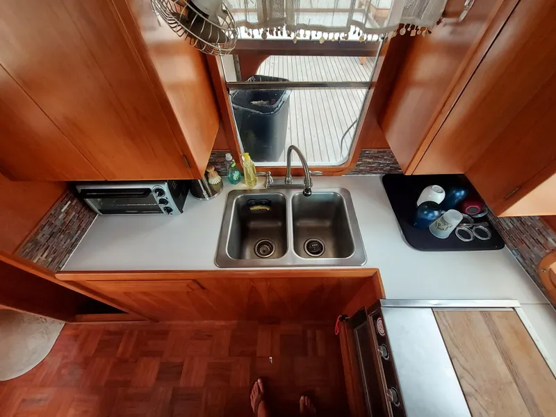 1988 DeFever 44 Motor Yacht
