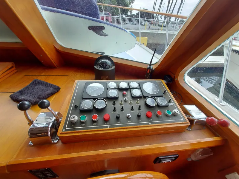 1988 DeFever 44 Motor Yacht
