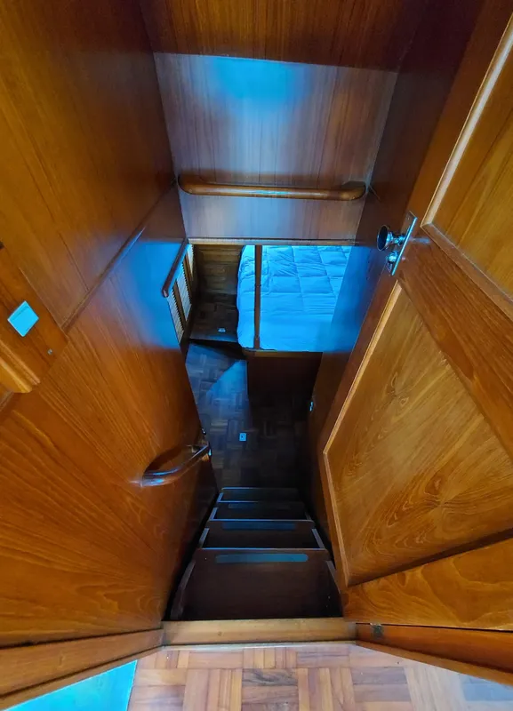 1988 DeFever 44 Motor Yacht