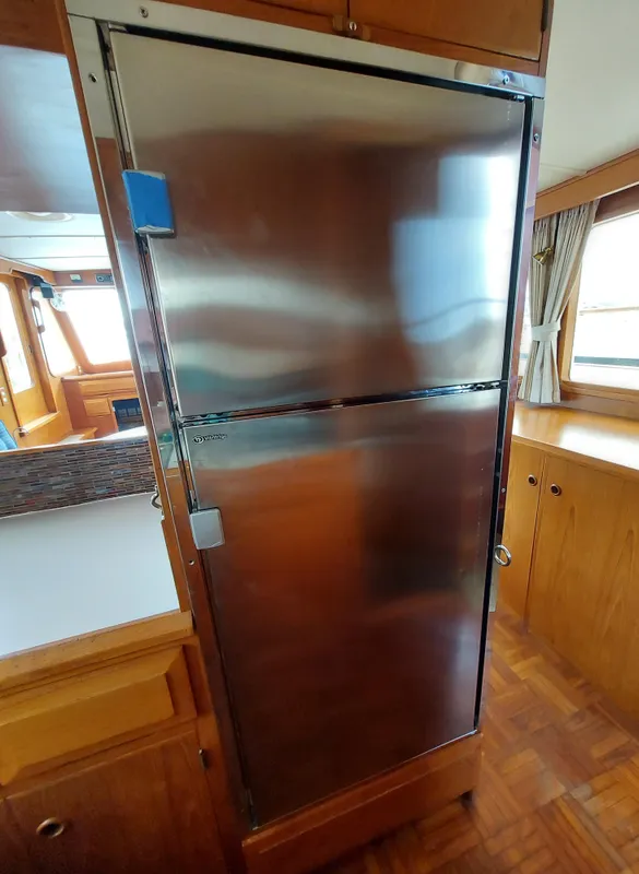 1988 DeFever 44 Motor Yacht