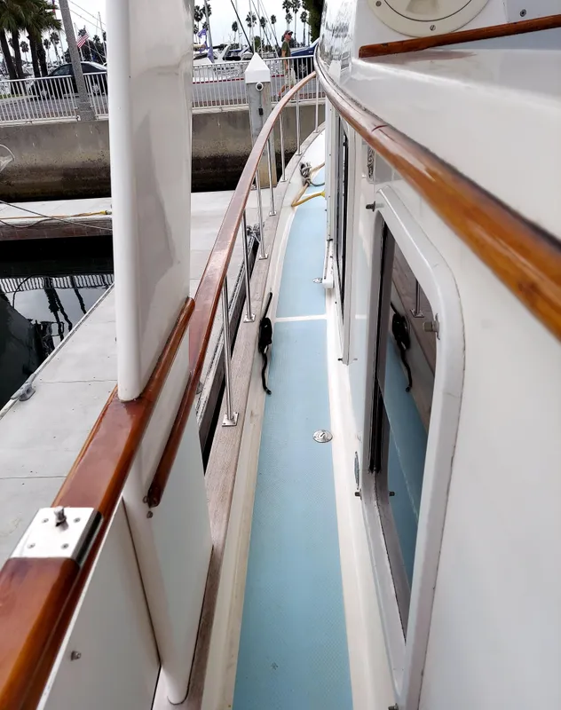 1988 DeFever 44 Motor Yacht