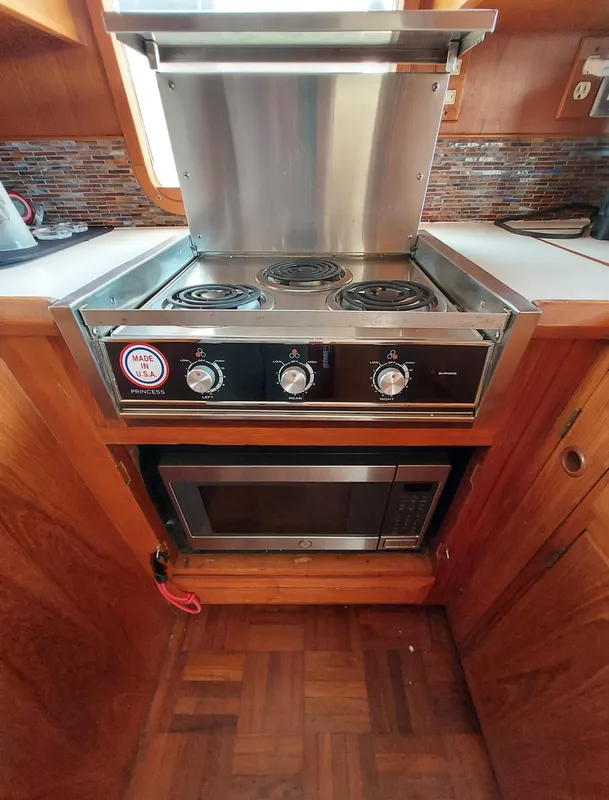 1988 DeFever 44 Motor Yacht