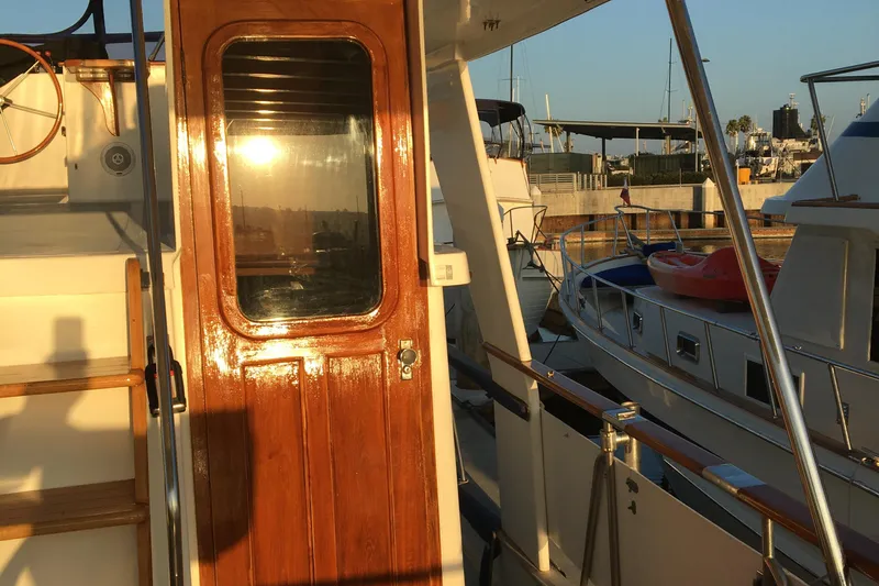 1988 DeFever 44 Motor Yacht