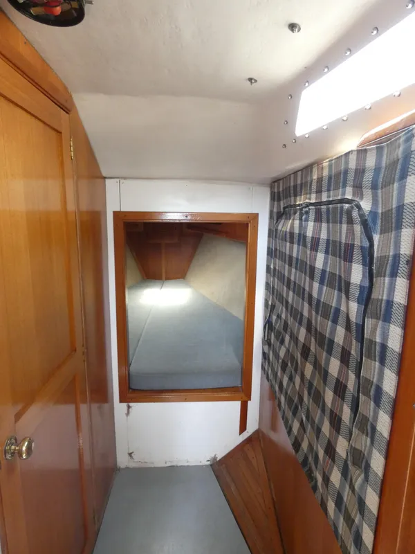 Looking forward to V-Berth
