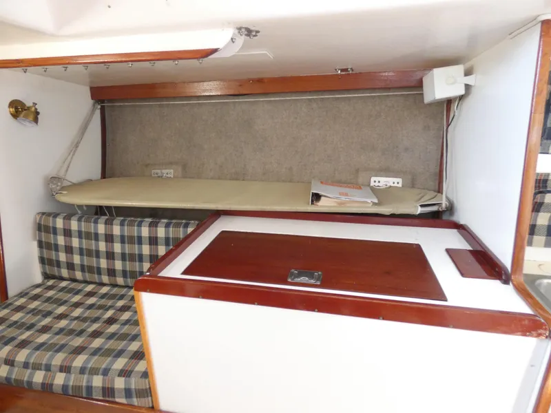 Port Settee