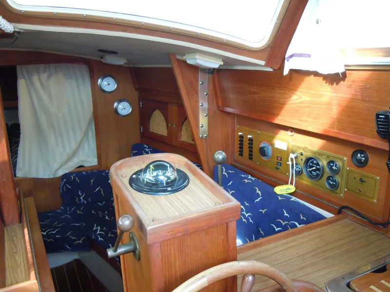 1986 Capital Gulf 27