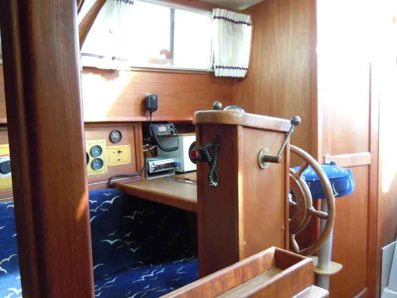 1986 Capital Gulf 27