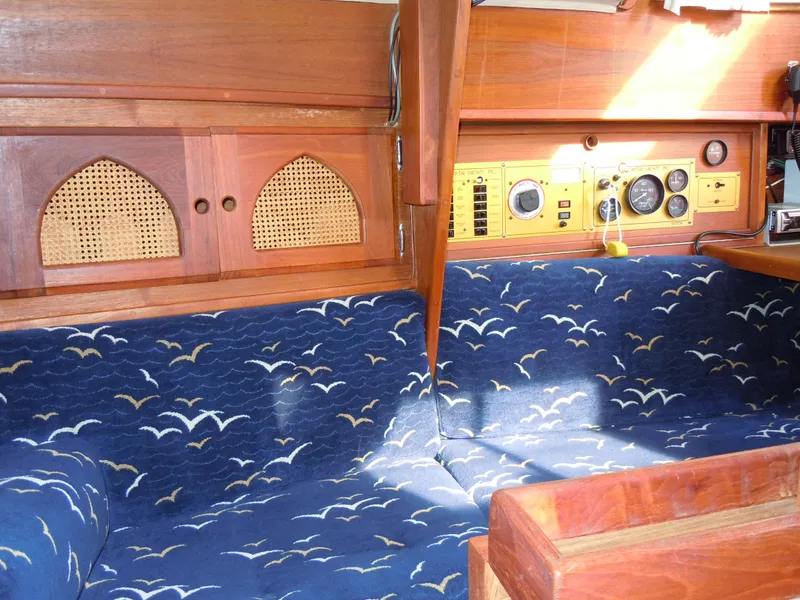 1986 Capital Gulf 27