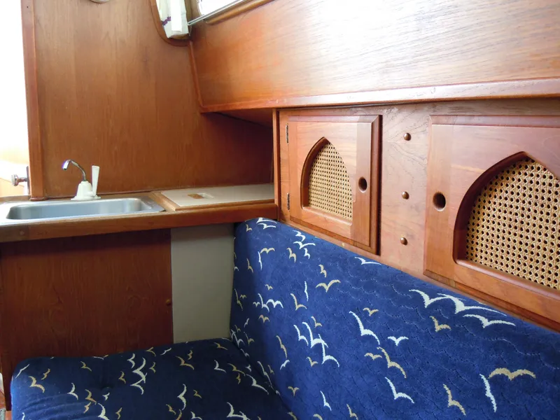 1986 Capital Gulf 27