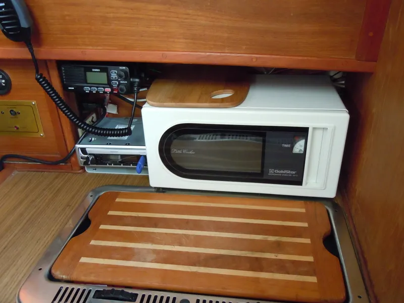 1986 Capital Gulf 27