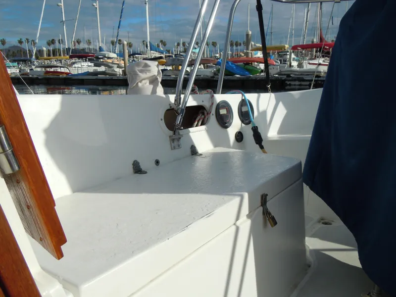 1986 Capital Gulf 27