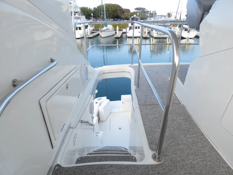 2004 Silverton 48 Convertible