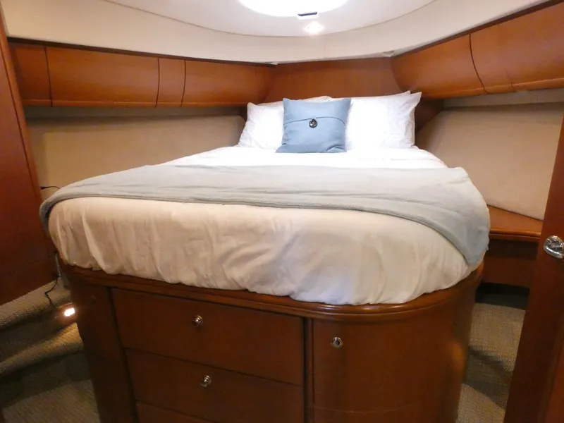 2004 Silverton 48 Convertible