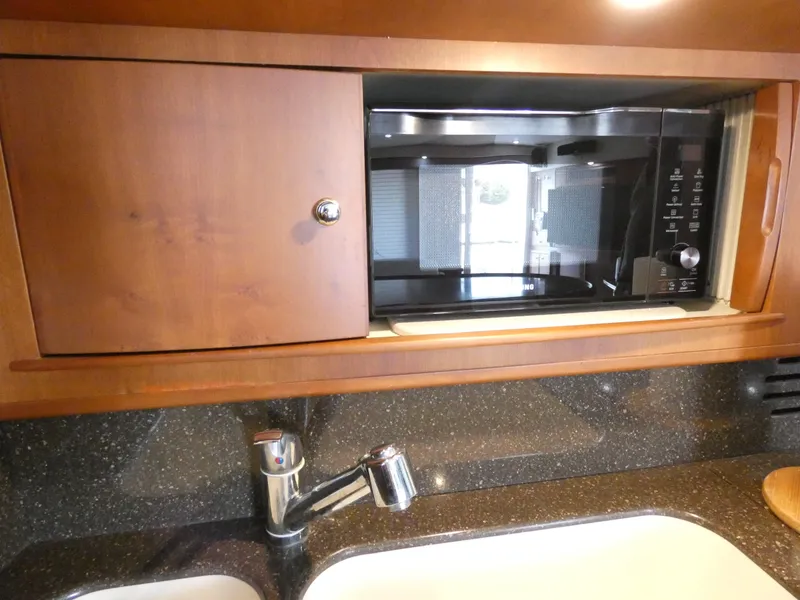 2004 Silverton 48 Convertible
